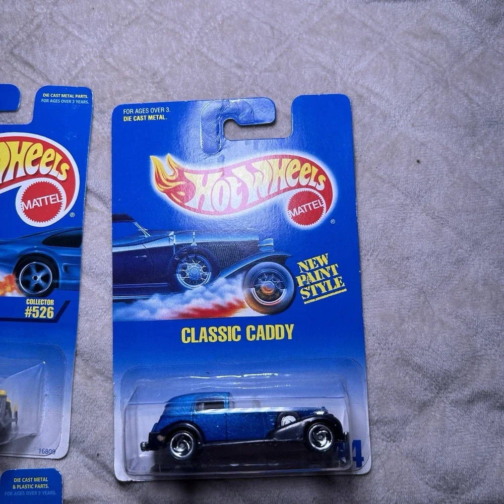 Hot Wheels Set Of 4 Cars Diecast 1:64‎ NIB #526 #44 #619 #198